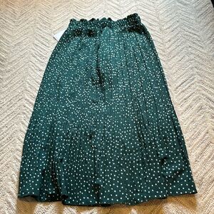 Hunter Green Midi Pleated skirt